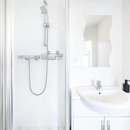 Stunning 2 Bed Flat With City Views Barking  Exterior photo