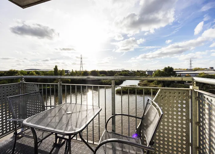 Stunning 2 Bed Flat With City Views