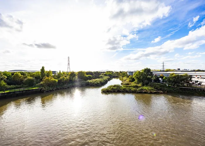 Stunning 2 Bed Flat With City Views