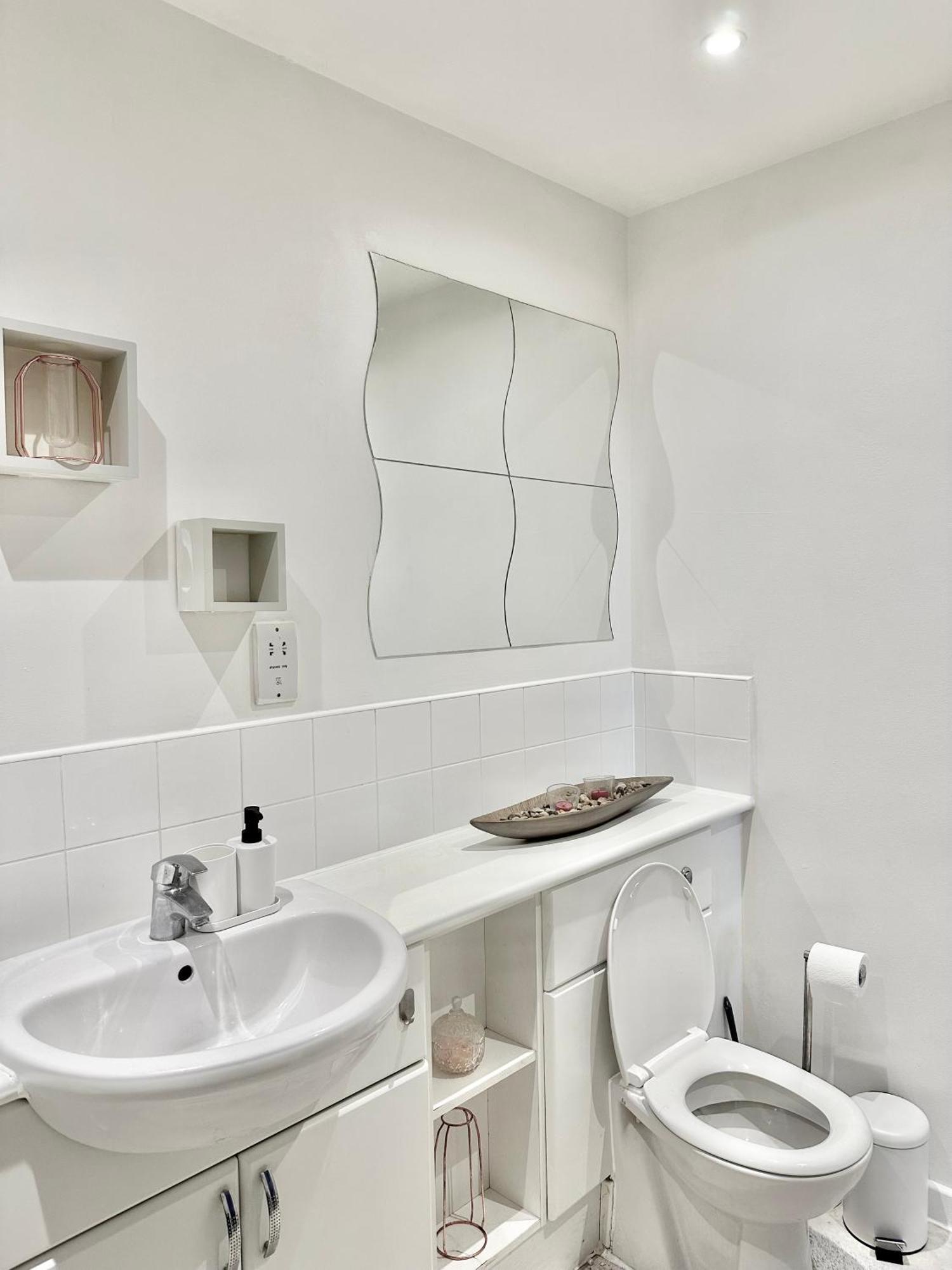 Stunning 2 Bed Flat With Views * Barking (Greater London)