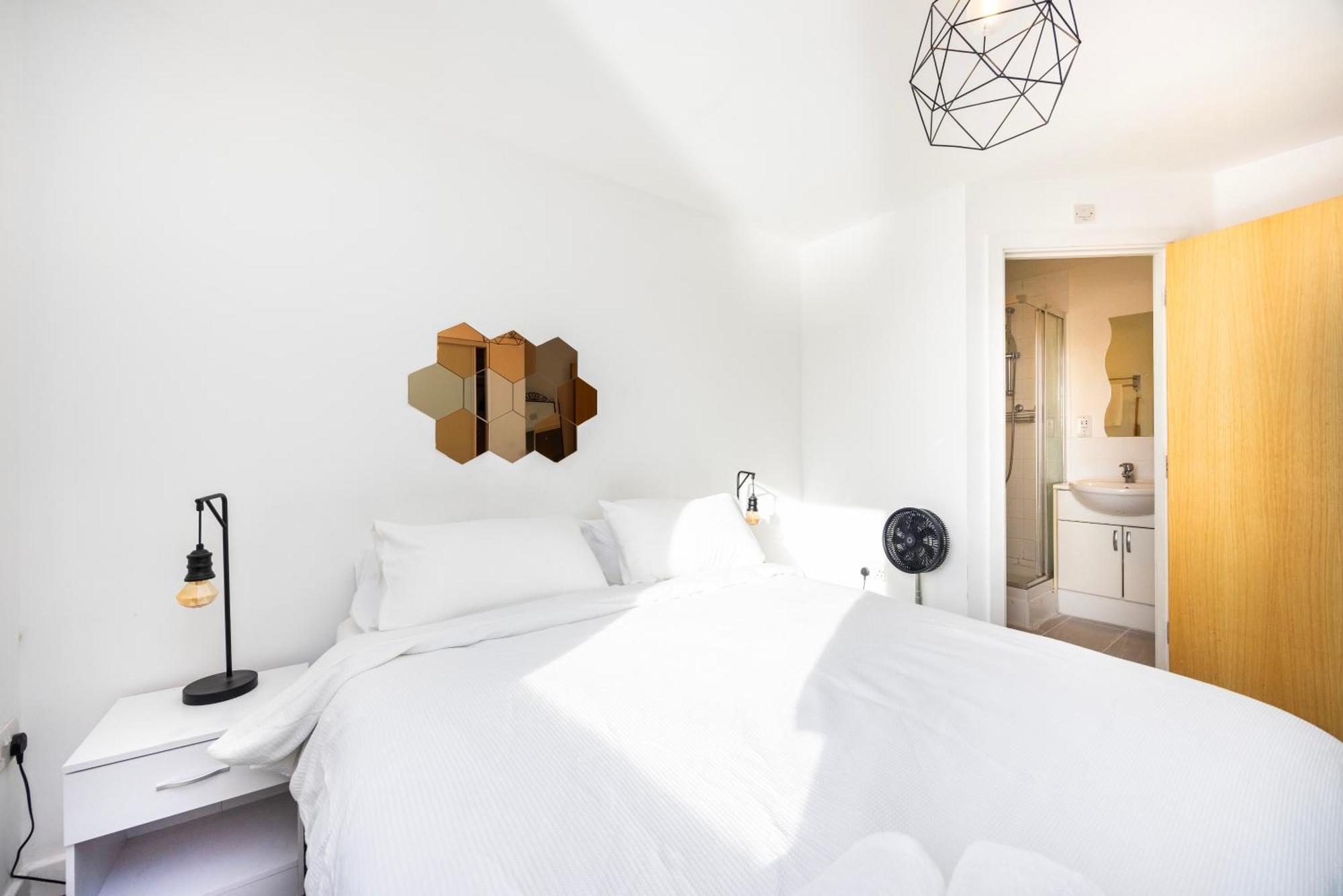 Stunning 2 Bed Flat With Views