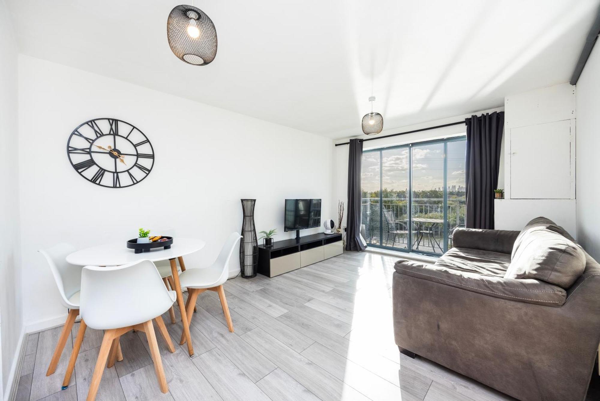 Apartment Stunning 2 Bed Flat With Views Barking (Greater London)