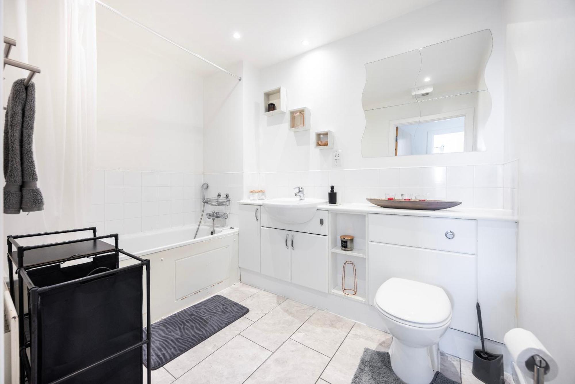 Stunning 2 Bed Flat With Views * Barking (Greater London)